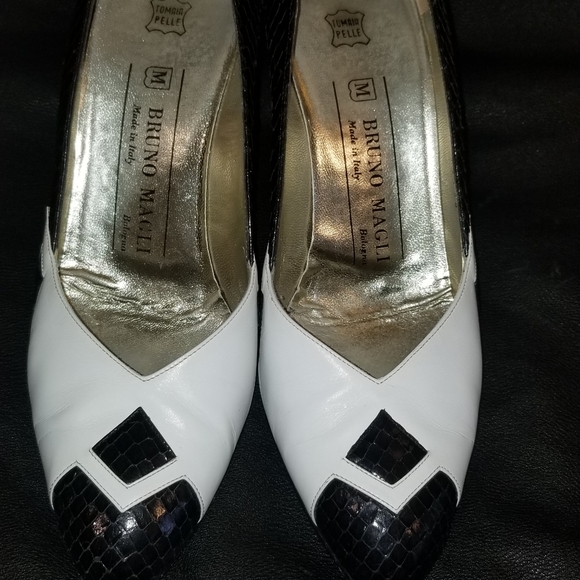 Set of shoes - Picture 3 of 5